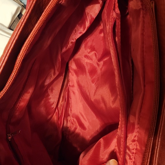 Beautiful red purse - Picture 9 of 11